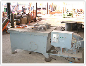 本厂研发法兰成型机